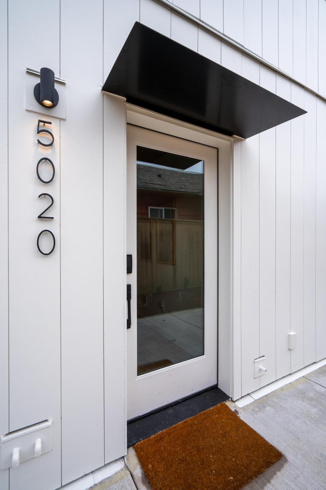 Alberta Arts District Hideaway- Stylish Townhome *