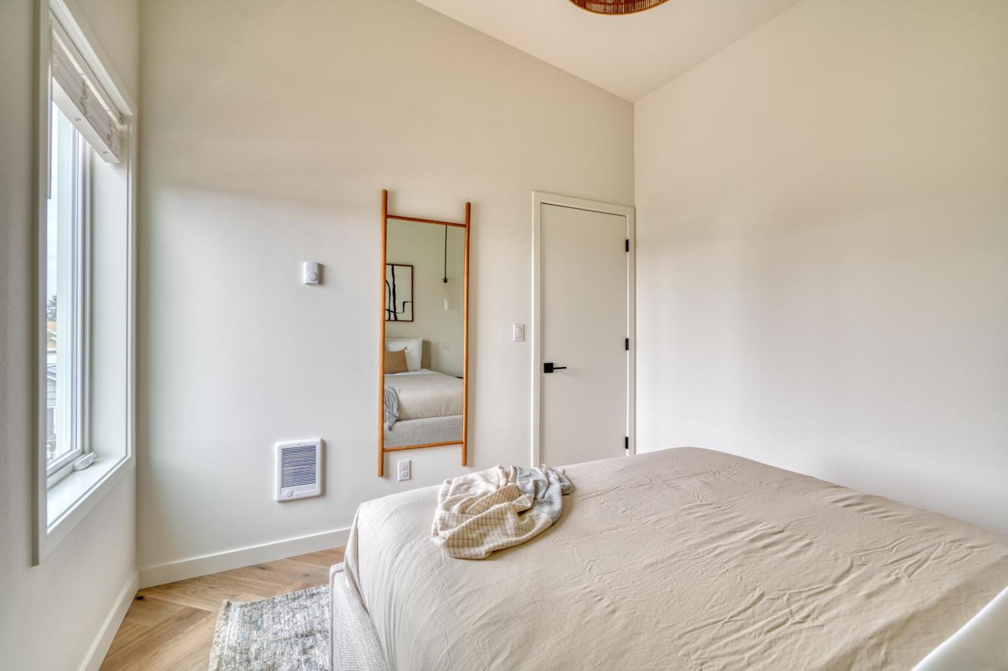 Alberta Arts District Hideaway- Stylish Townhome Holiday home