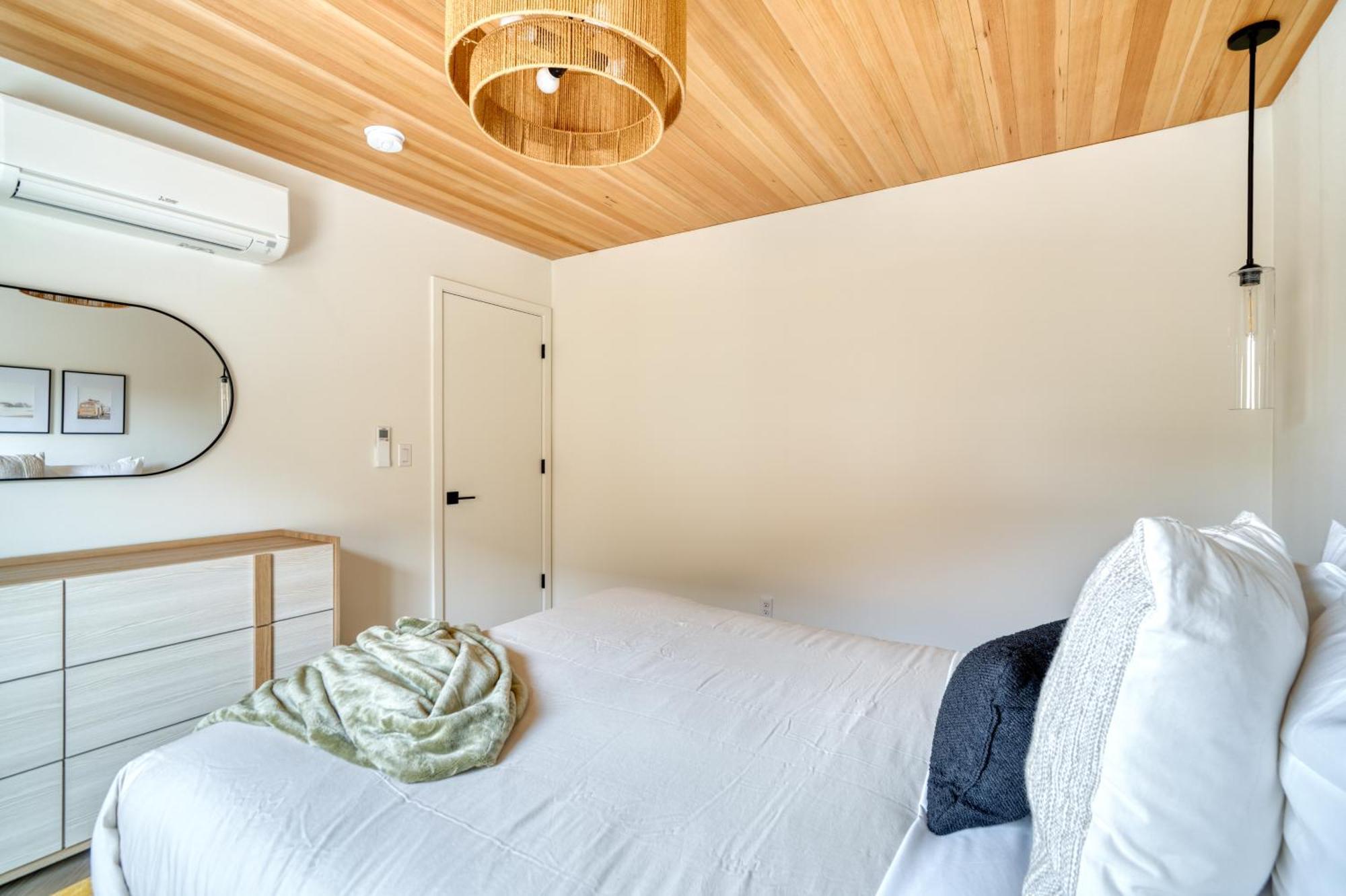 Alberta Arts District Hideaway- Stylish Townhome *