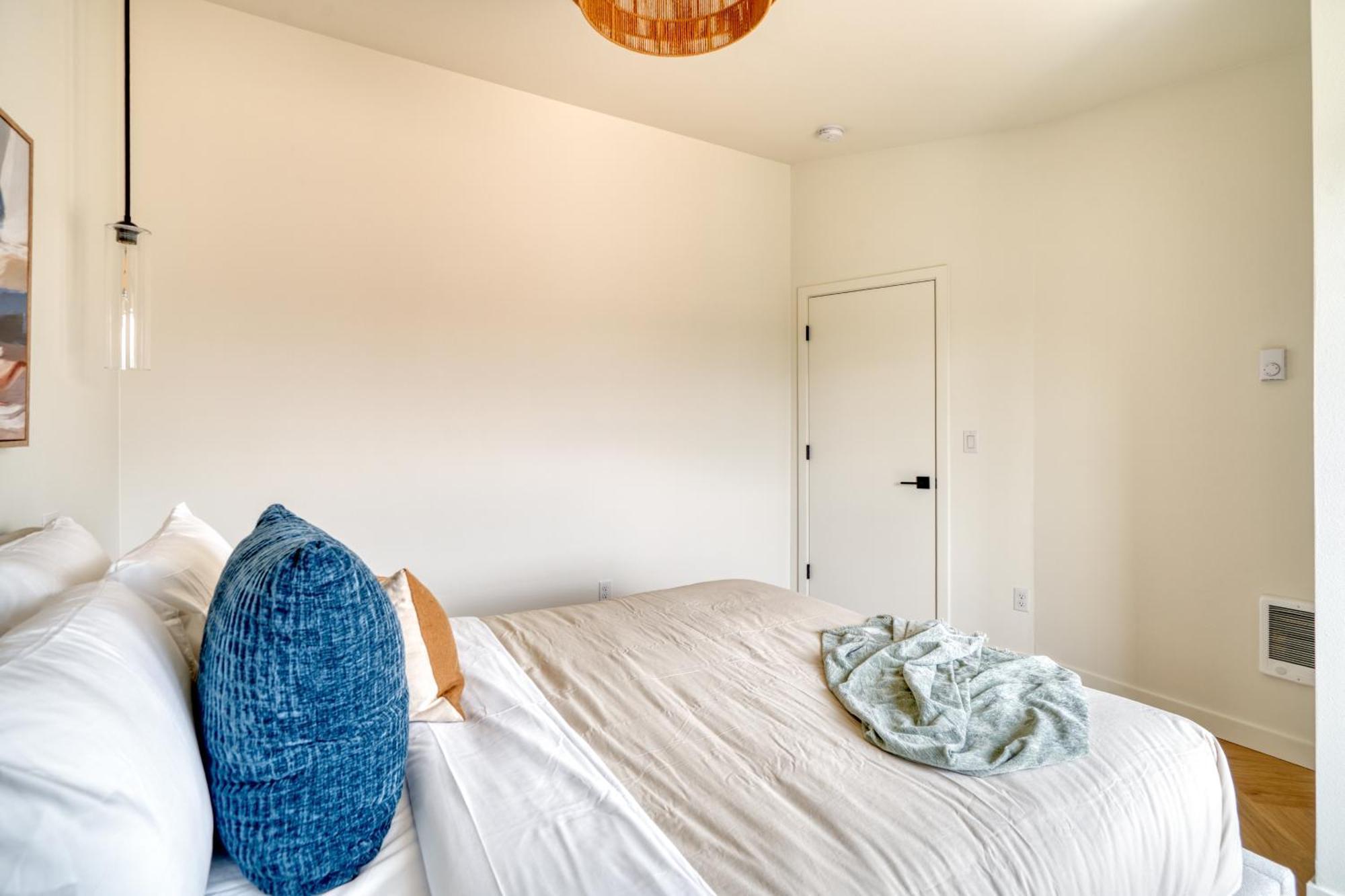 Alberta Arts District Hideaway- Stylish Townhome Holiday home *